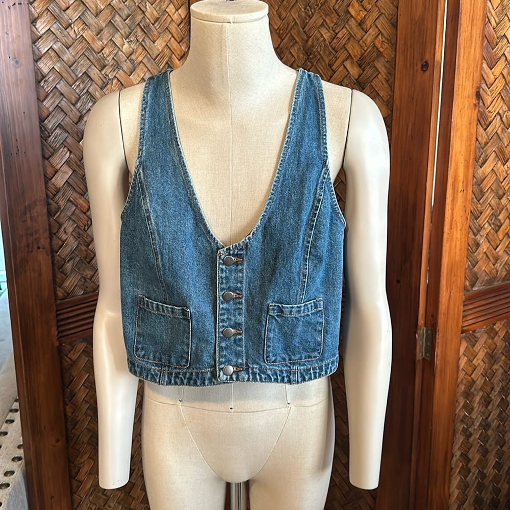 Fashion Nova NWOT Denim Vest Size Large Never Worn! Bohochic